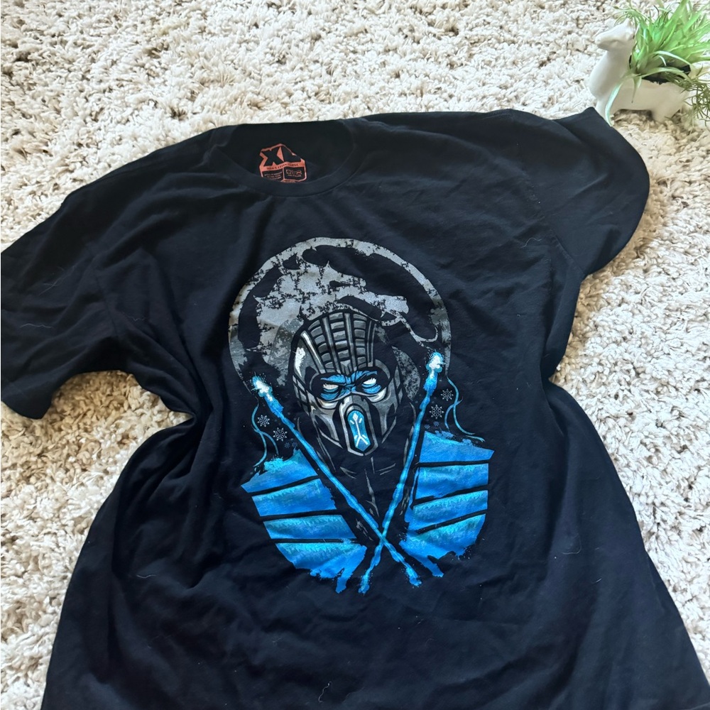 Mortal Kombat black and blue t-shirt size XL
